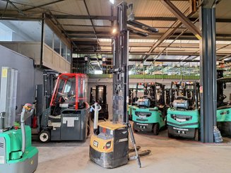 Gerbeur accompagnant Caterpillar NSP16N2 - 14