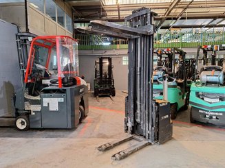 Gerbeur accompagnant Caterpillar NSP16N2 - 6