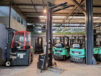 Gerbeur accompagnant Caterpillar NSP16N2 - 12