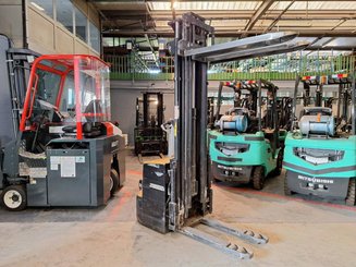 Gerbeur accompagnant Caterpillar NSP16N2 - 11