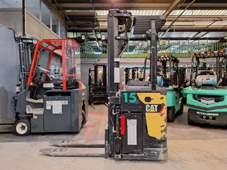 Gerbeur porté debout Caterpillar NSR20N