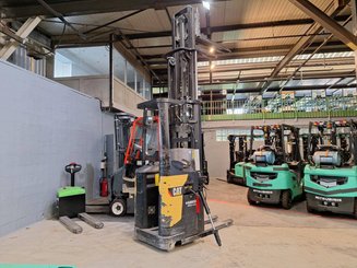 Gerbeur porté debout Caterpillar NSR20N