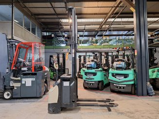 Gerbeur accompagnant Crown ESI4000-12