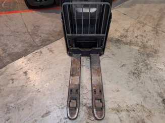 Gerbeur accompagnant Crown ESI4000-12