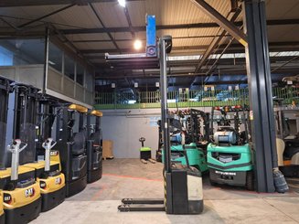 Gerbeur accompagnant Crown WE2300-16 - 16