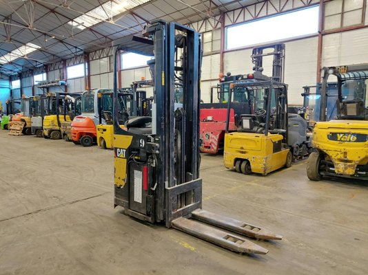 Gerbeur porté debout Caterpillar NSR20N - 1