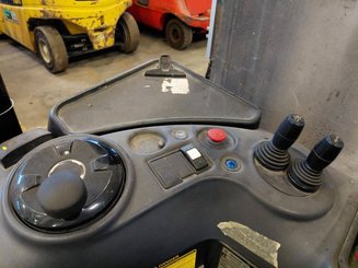 Gerbeur porté debout Caterpillar NSR20N