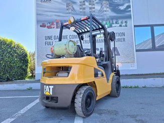 Chariot élévateur frontal 4 roues Caterpillar GP30N
