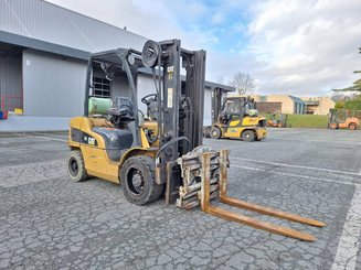 Chariot élévateur frontal 4 roues Caterpillar GP30N