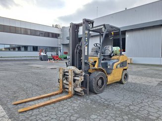 Chariot élévateur frontal 4 roues Caterpillar GP30N