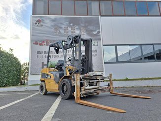 Chariot élévateur frontal 4 roues Caterpillar GP30N