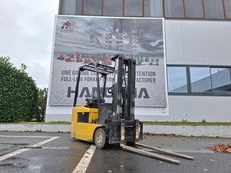 Chariot élévateur frontal 3 roues Yale ERP16ATF