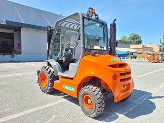 Chariot élévateur tout terrain Ausa C150H