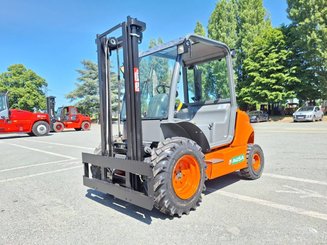 Chariot élévateur tout terrain Ausa C150H