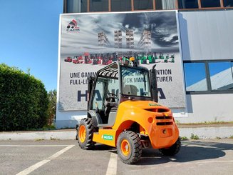 Chariot élévateur tout terrain Ausa C150H