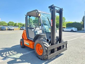 Chariot élévateur tout terrain Ausa C150H