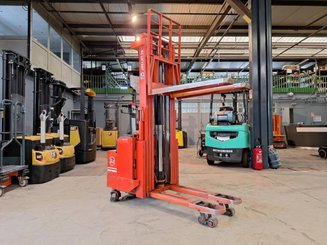 Gerbeur accompagnant BT LSF 1250 EE - 6