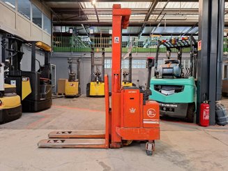 Gerbeur accompagnant BT LSF 1250 EE - 5