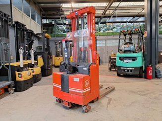 Gerbeur accompagnant BT LSF 1250 EE - 3