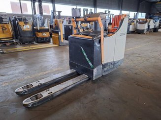 Transpalette porté debout Crown WT3040