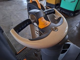 Transpalette porté debout Crown WT3040