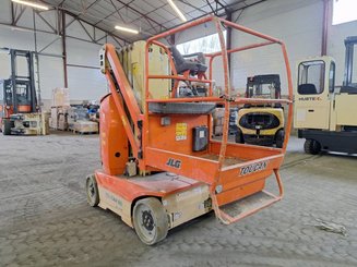 Nacelle à mât vertical JLG TOUCAN 8E