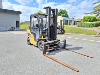 Chariot élévateur frontal 4 roues Caterpillar GP25NTD