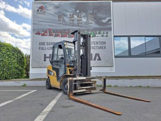 Chariot élévateur frontal 4 roues Caterpillar GP25NTD