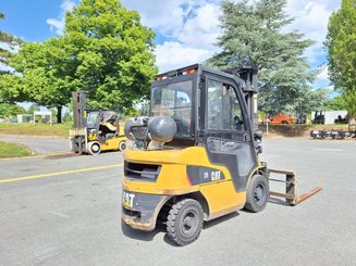 Chariot élévateur frontal 4 roues Caterpillar GP25NTD