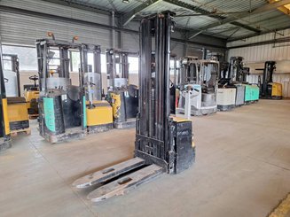 Gerbeur accompagnant Caterpillar NSP16N2