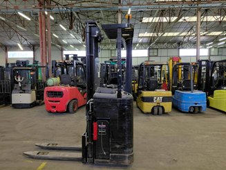 Gerbeur porté debout Caterpillar NSR16N