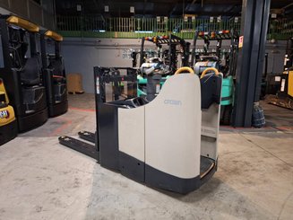 Gerbeur porté debout Crown DT3040