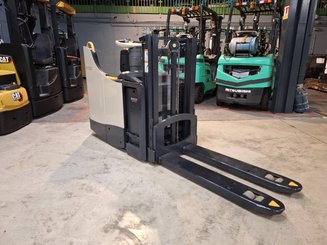 Gerbeur porté debout Crown DT3040