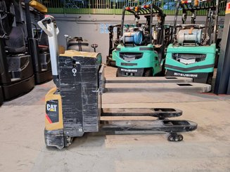 Transpalette accompagnant Caterpillar NPP20N2E