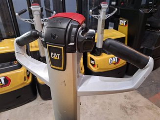 Transpalette accompagnant Caterpillar NPP20N2E