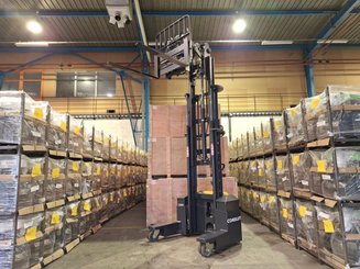 Gerbeur multidirectionnel Combilift WR4