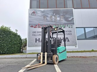Chariot élévateur frontal 3 roues Yale ERP16VT LWB E2030