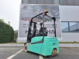 Chariot élévateur frontal 3 roues Yale ERP16VT LWB E2030