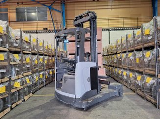 Chariot à mât rétractable multidirectionnel UniCarriers 250DTFVRE635UFW