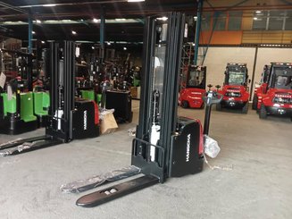 Gerbeur accompagnant Hangcha CDD12-AC2-L