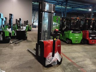 Gerbeur accompagnant Hangcha CDD16-AC2-L  - 1