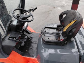 Chariot élévateur frontal 4 roues Toyota 6-7fdf25 - 7