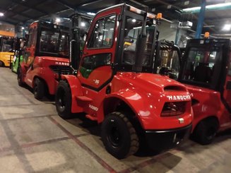 Chariot élévateur tout terrain Hangcha TT35-2 (CPCD35-X2W98E-RT2)