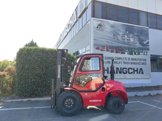 Chariot élévateur tout terrain Hangcha TT35-2 (CPCD35-X2W98E-RT2)