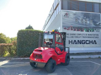 Chariot élévateur tout terrain Hangcha TT35-2 (CPCD35-X2W98E-RT2)