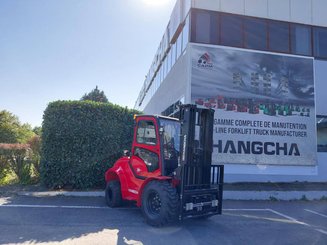 Chariot élévateur tout terrain Hangcha TT35-2 (CPCD35-X2W98E-RT2)