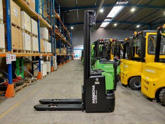 Gerbeur accompagnant Hangcha CDD12-XT1-SI