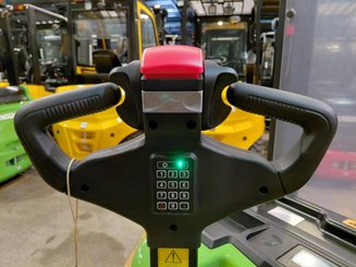 Gerbeur accompagnant Hangcha CDD12-XT1-SI