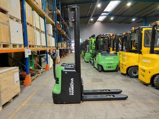 Gerbeur accompagnant Hangcha CDD12-XT1-SI