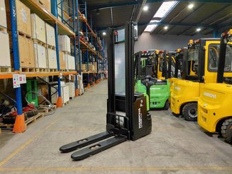 Gerbeur accompagnant Hangcha CDD12-XT1-SI